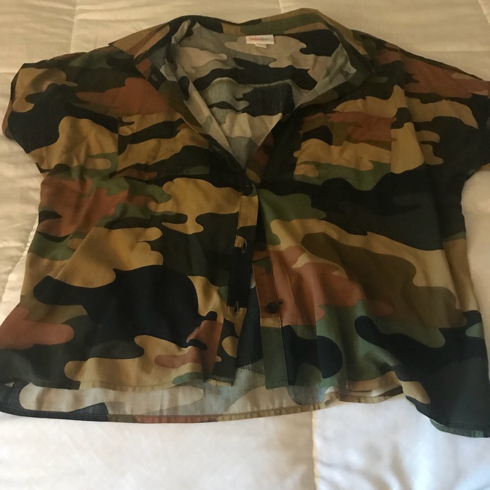 unicorn camo XS Amy top LuLaRoe